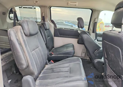 2010 Chrysler Town & Country Touring z USA, uszkodzony, nr VIN 2A4RR5DX7AR289719